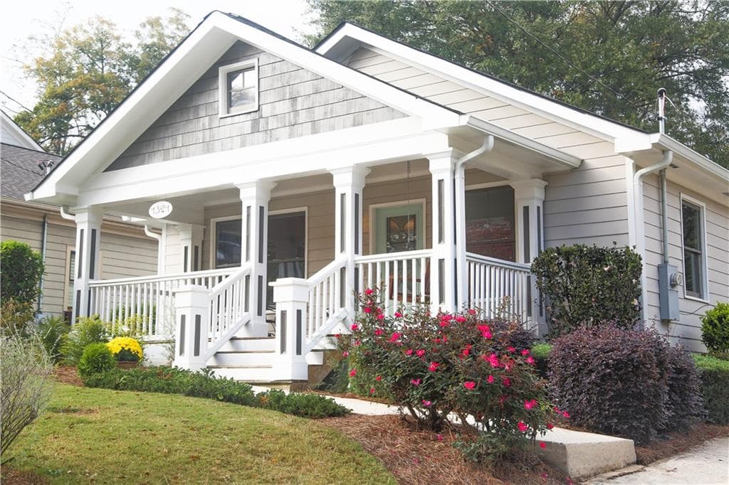 3 bedroom, 1,300 sq ft single family residence sold at 1321 Mercer Avenue, East Point, GA 30344