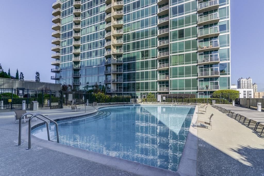 1 bedroom, 768 sq ft condominium sold at 943 Peachtree Street 1304, Atlanta, GA 30309