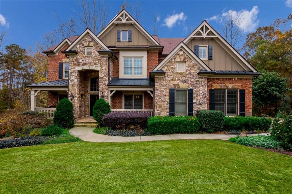 5 bedroom, 4,190 sq ft single family residence sold at 131 Fernwood Drive, Woodstock, GA 30188