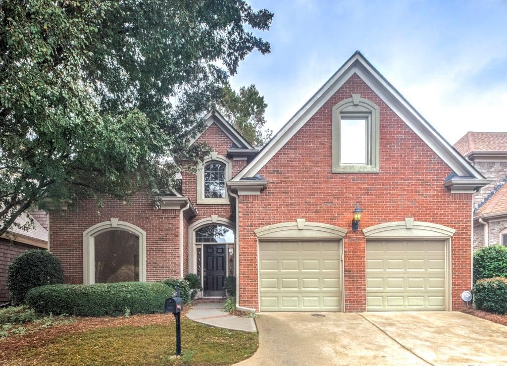4 bedroom single family residence sold at 6330 Glen Oaks Lane, Atlanta, GA 30328