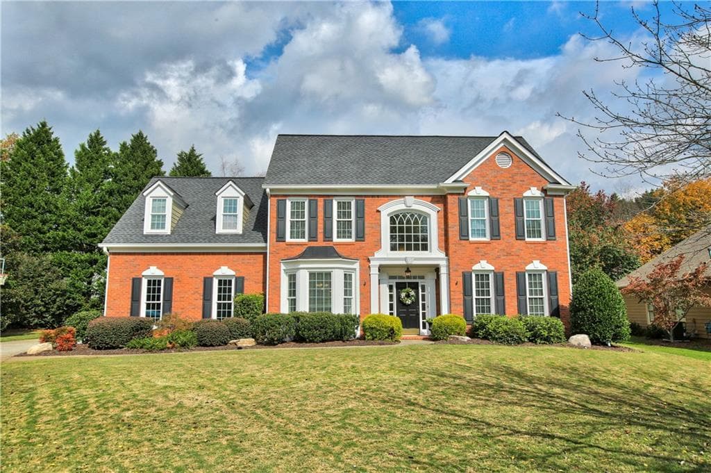 4 bedroom, 2,600 sq ft single family residence sold at 3460 White Fox Lane, Suwanee, GA 30024