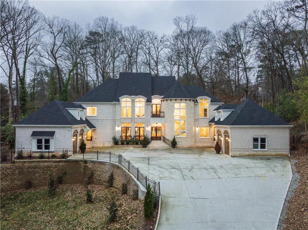 6 bedroom, 8,000 sq ft single family residence sold at 3620 Cloudland Drive, Atlanta, GA 30327