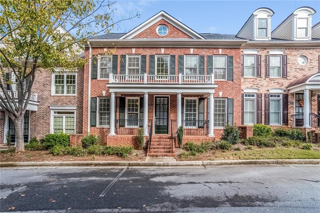 3 bedroom, 2,582 sq ft townhouse sold at 4906 Fairmont Way 4906, Roswell, GA 30075