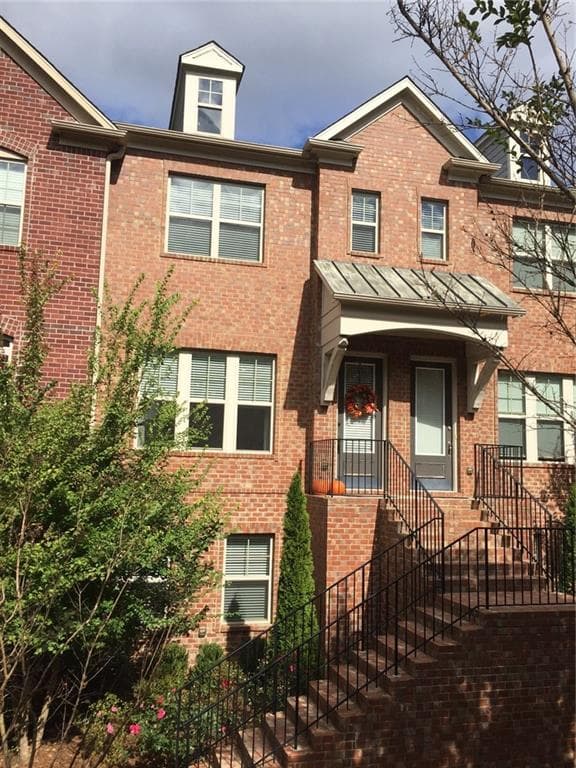 3 bedroom, 2,200 sq ft townhouse sold at 2673 Almshouse Lane, Atlanta, GA 30329