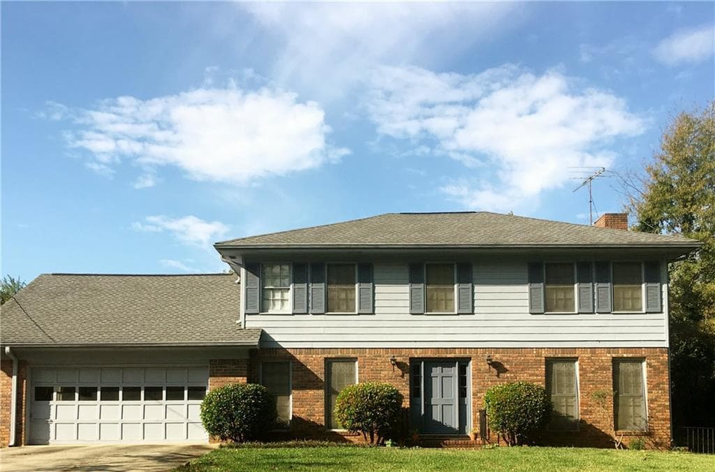 4 bedroom, 2,428 sq ft single family residence sold at 5440 Tilly Mill Road, Atlanta, GA 30338