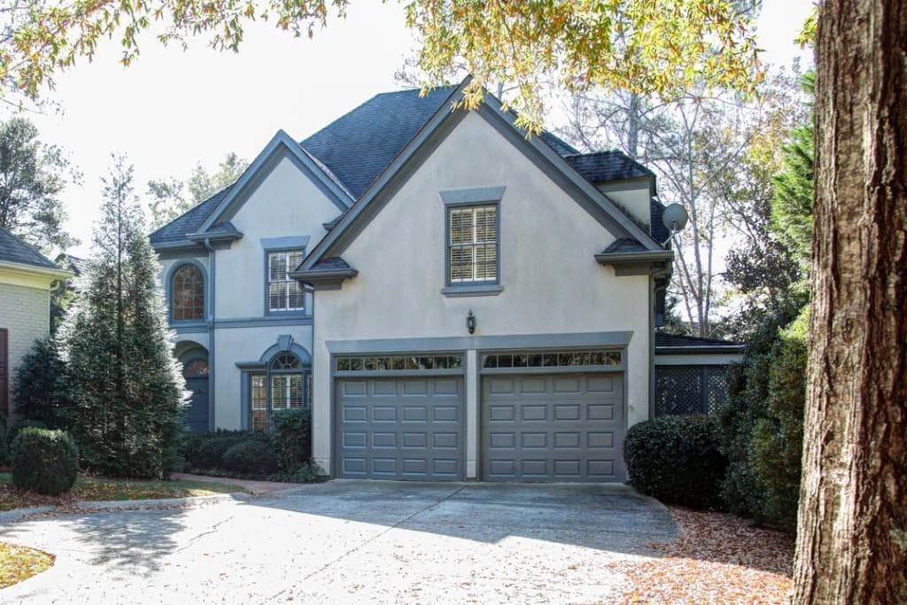 4 bedroom, 3,796 sq ft single family residence sold at 8 Westminster Close Drive, Atlanta, GA 30327