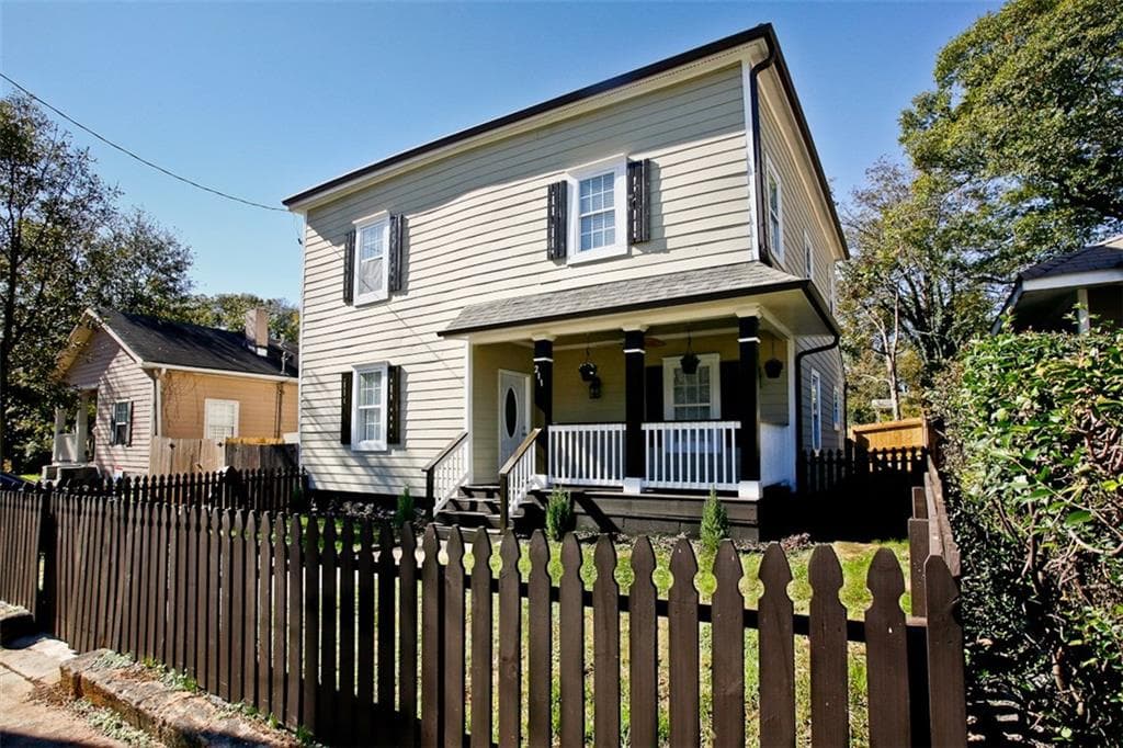 5 bedroom, 2,032 sq ft single family residence sold at 211 Laurel Avenue, Atlanta, GA 30314