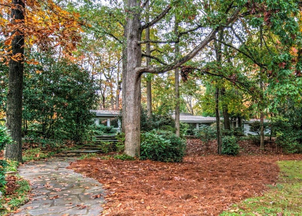 5 bedroom, 3,392 sq ft single family residence sold at 4279 Wickersham Drive, Atlanta, GA 30327