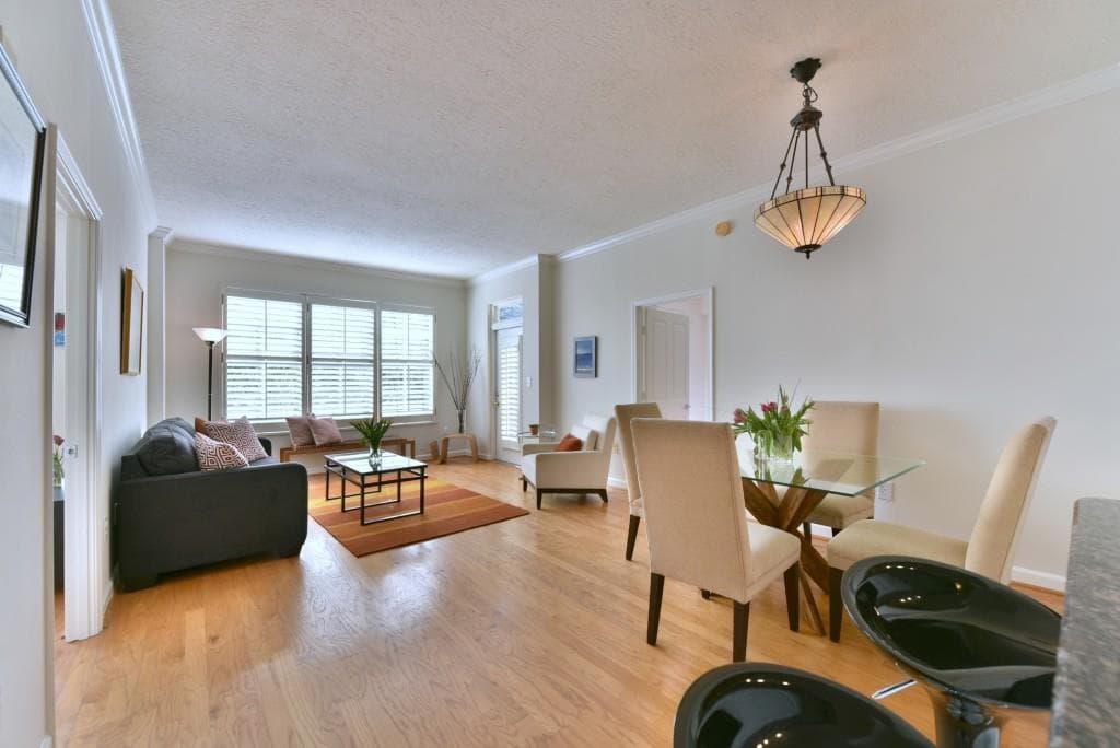2 bedroom, 1,161 sq ft condominium sold at 1101 Juniper Street 315, Atlanta, GA 30309