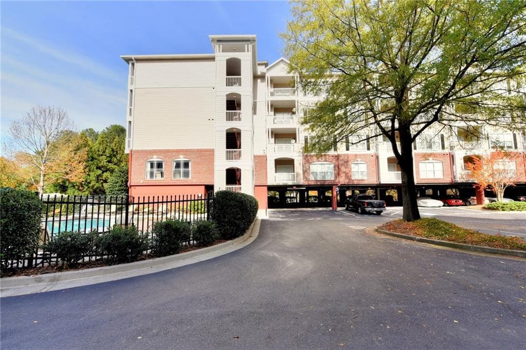 1 bedroom, 736 sq ft condominium sold at 4333 Dunwoody Park 1407, Atlanta, GA 30338