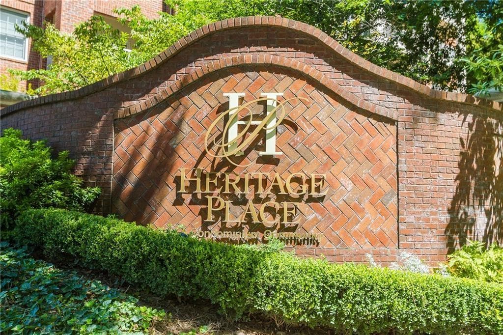 3 bedroom, 1,937 sq ft condominium sold at 211 Colonial Homes Drive 1301, Atlanta, GA 30309