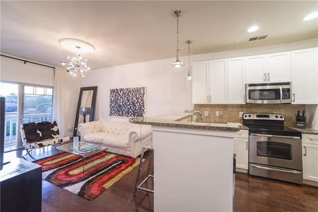 2 bedroom, 1,209 sq ft townhouse sold at 216 Semel Circle 370, Atlanta, GA 30309
