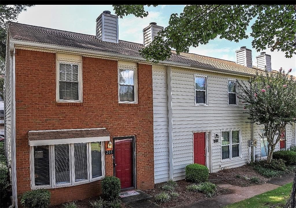 2 bedroom, 1,240 sq ft single family residence sold at 205 Holcomb Ferry Road, Roswell, GA 30076