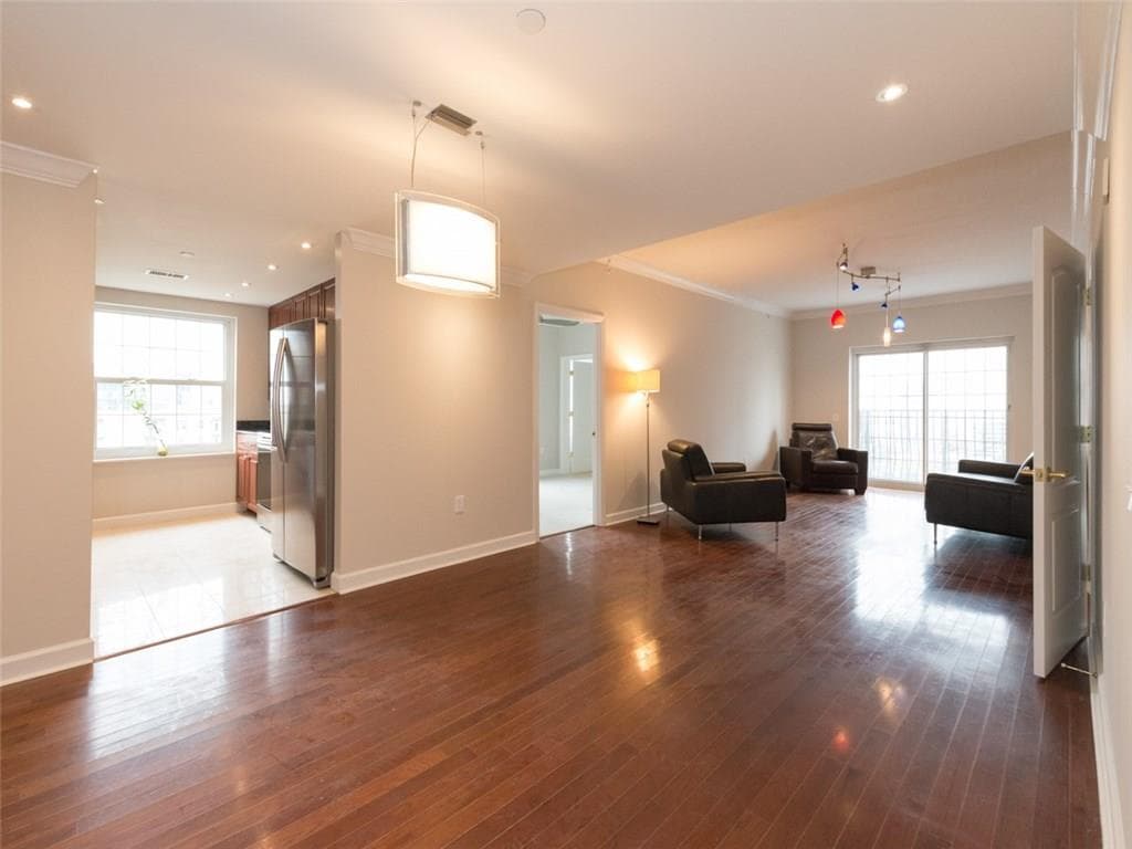 2 bedroom, 1,146 sq ft condominium sold at 195 14th Street 1901, Atlanta, GA 30309