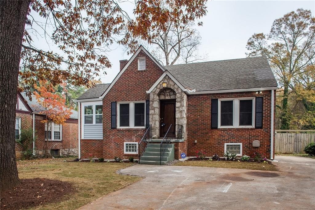 2 bedroom, 1,120 sq ft single family residence sold at 250 Westview Place, Atlanta, GA 30314