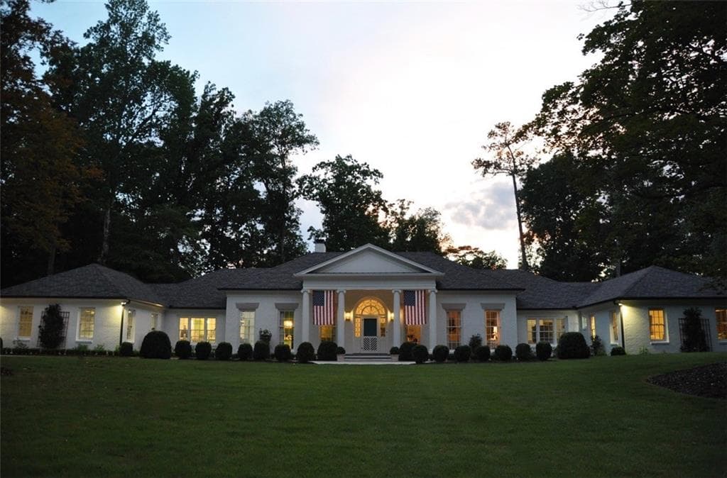 6 bedroom, 7,800 sq ft single family residence sold at 3612 Castlegate Drive, Atlanta, GA 30327