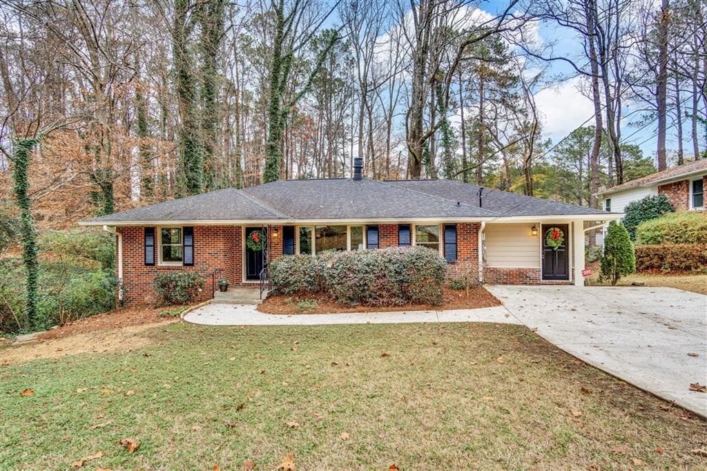 5 bedroom, 3,324 sq ft single family residence sold at 1850 Fern Creek Lane, Atlanta, GA 30329