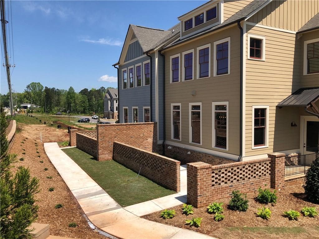 3 bedroom, 3,009 sq ft townhouse sold at 12557 Arnold Mill Road 14, Milton, GA 30004