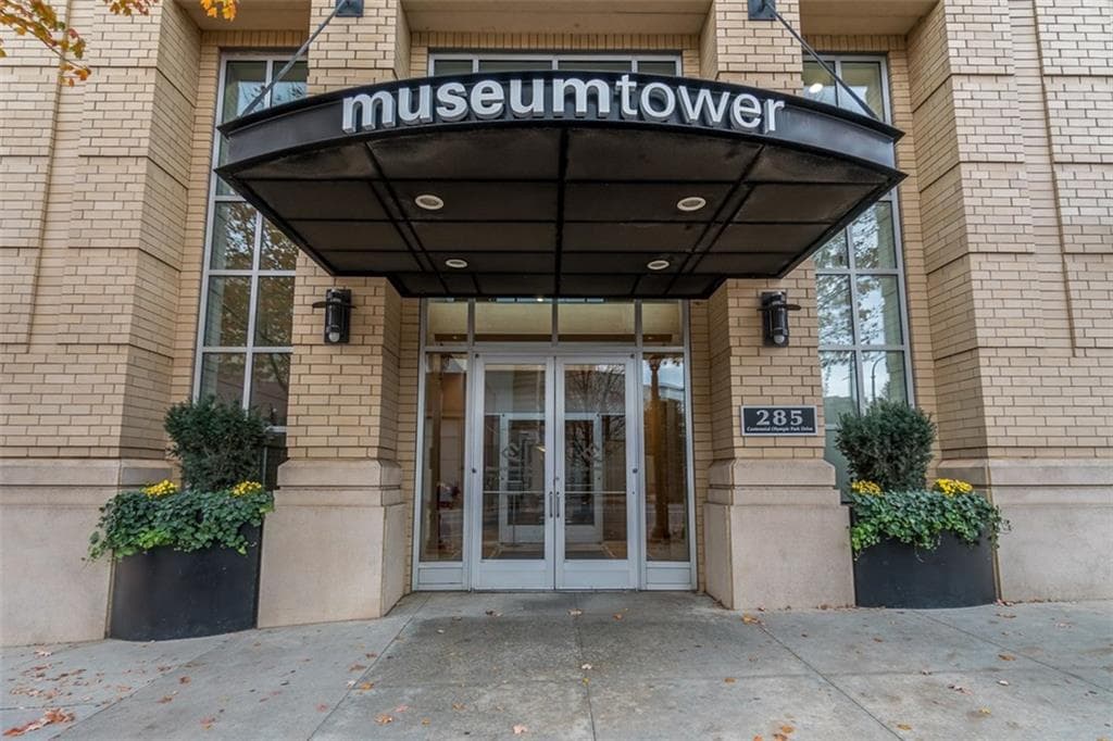 1 bedroom, 864 sq ft condominium sold at 285 Centennial Olympic Park Drive 1003, Atlanta, GA 30313