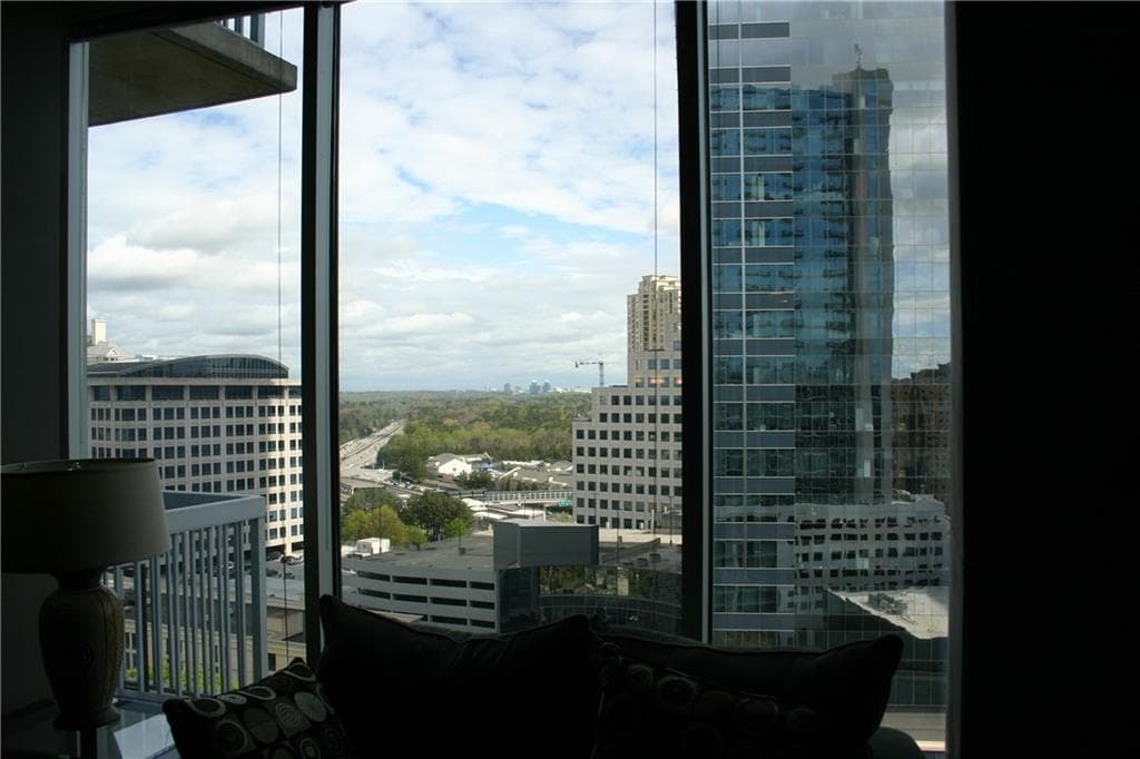 1 bedroom, 698 sq ft condominium sold at 3324 Peachtree Road 2315, Atlanta, GA 30326