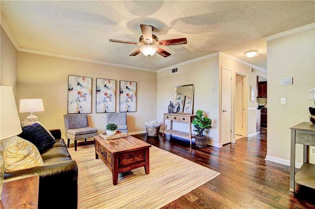 2 bedroom, 1,324 sq ft townhouse sold at 6900 Roswell Road M3, Atlanta, GA 30328