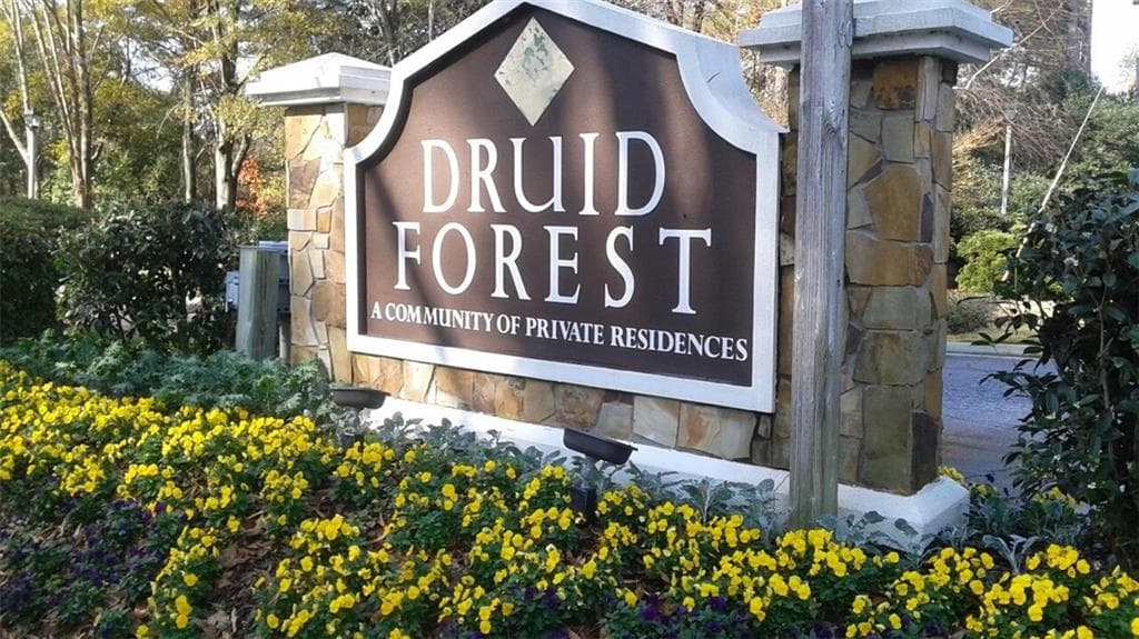 2 bedroom, 1,432 sq ft condominium sold at 1378 N Crossing Drive, Atlanta, GA 30329