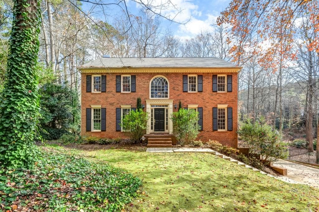 4 bedroom, 2,708 sq ft single family residence sold at 940 White Oak Pass, Alpharetta, GA 30005