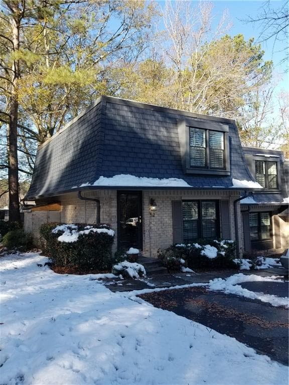 2 bedroom, 1,300 sq ft condominium sold at 52 Cantey Place, Atlanta, GA 30327