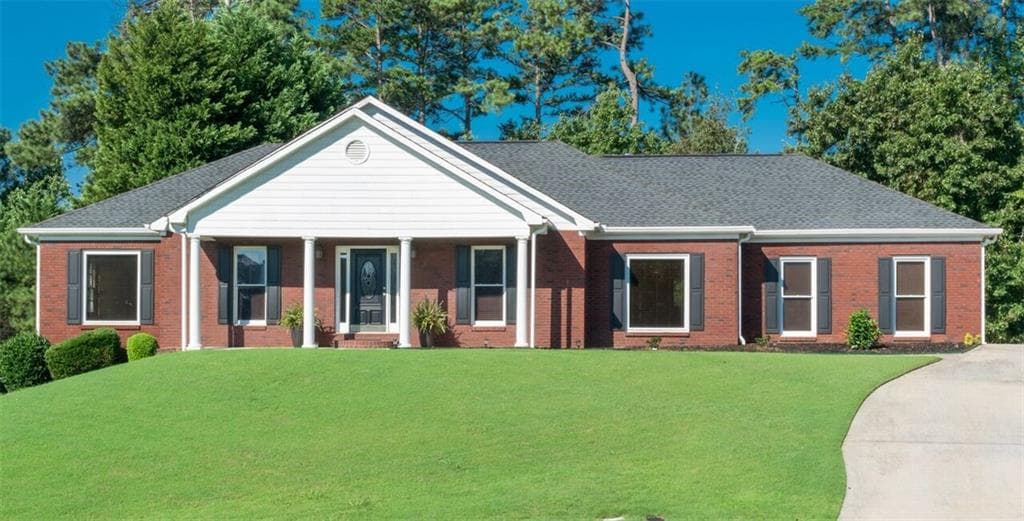 4 bedroom, 2,854 sq ft single family residence sold at 2042 Fairway Trace Lane, Lawrenceville, GA 30043