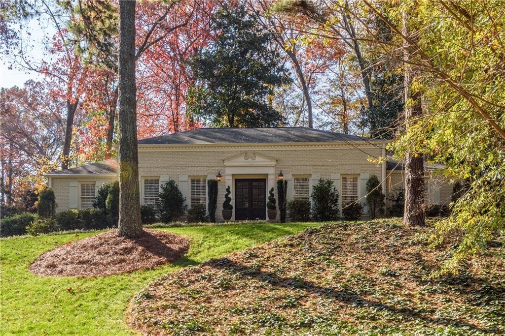3 bedroom, 2,105 sq ft single family residence sold at 2930 Margaret Mitchell Court, Atlanta, GA 30327