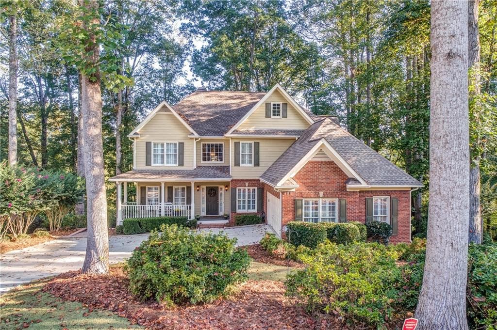 5 bedroom, 3,812 sq ft single family residence sold at 5085 Hamptons Club Drive, Alpharetta, GA 30004