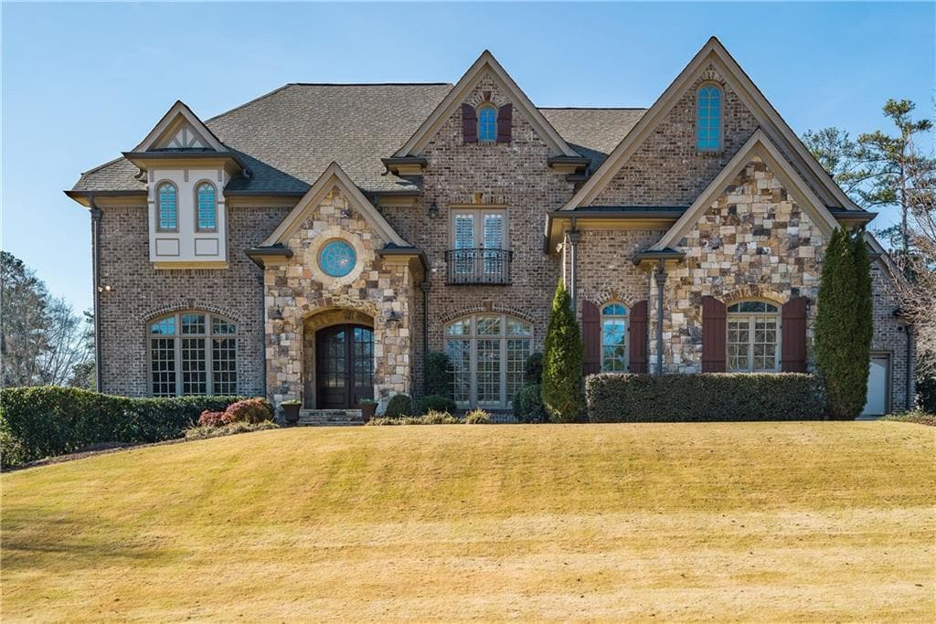 740 Glenairy Drive, Sandy Springs, GA 30328 — most recent listing photo