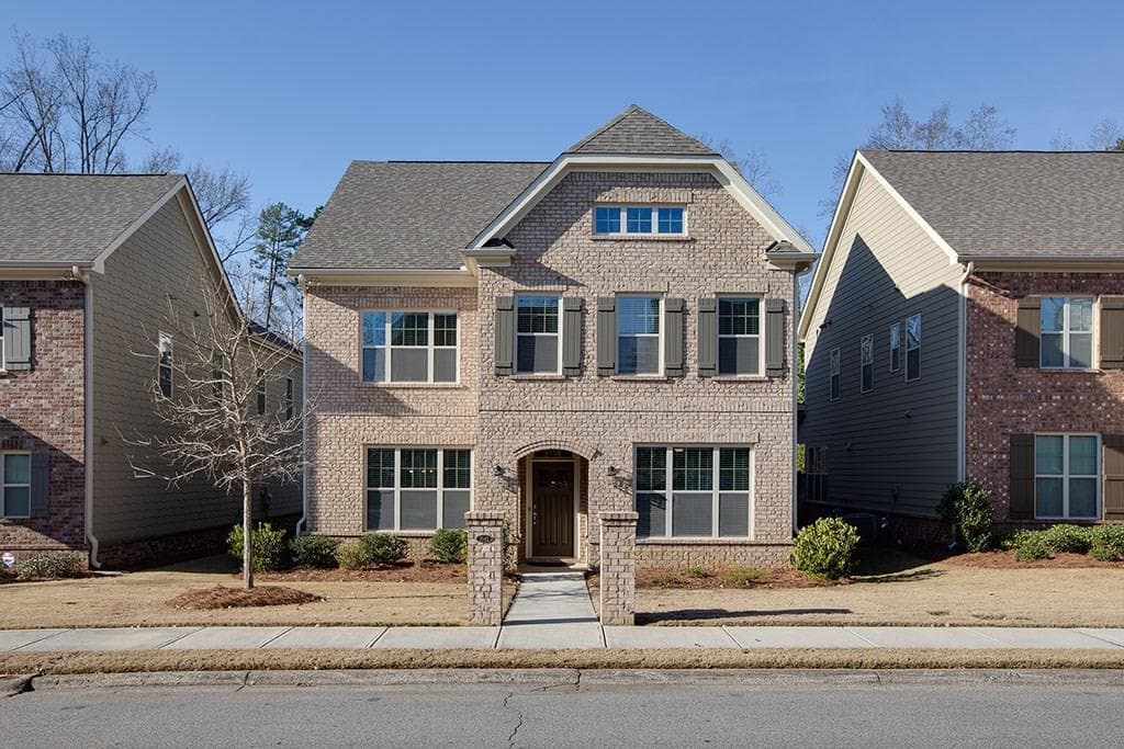 4 bedroom, 2,794 sq ft single family residence sold at 3542 S Sherwood Road, Smyrna, GA 30082