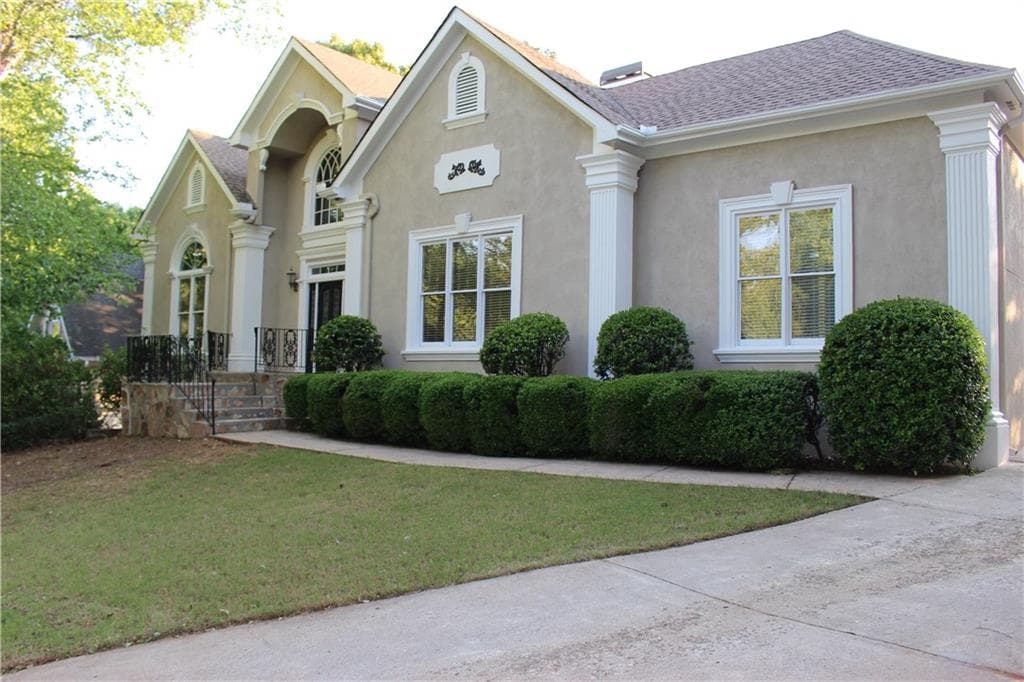 4 bedroom, 4,111 sq ft single family residence sold at 3725 Gromwell Drive, Alpharetta, GA 30005