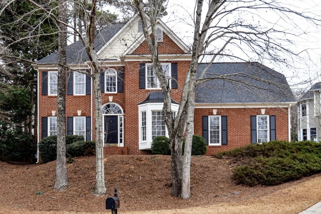 4 bedroom, 2,479 sq ft single family residence sold at 5580 Ashewoode Downs Drive, Alpharetta, GA 30005