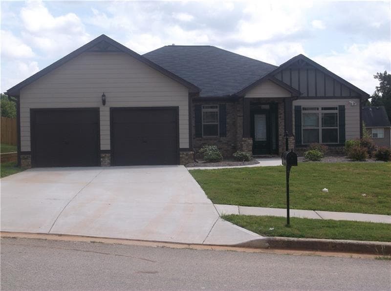 911 McDuffie Circle, Douglasville, GA 30134 — most recent listing photo