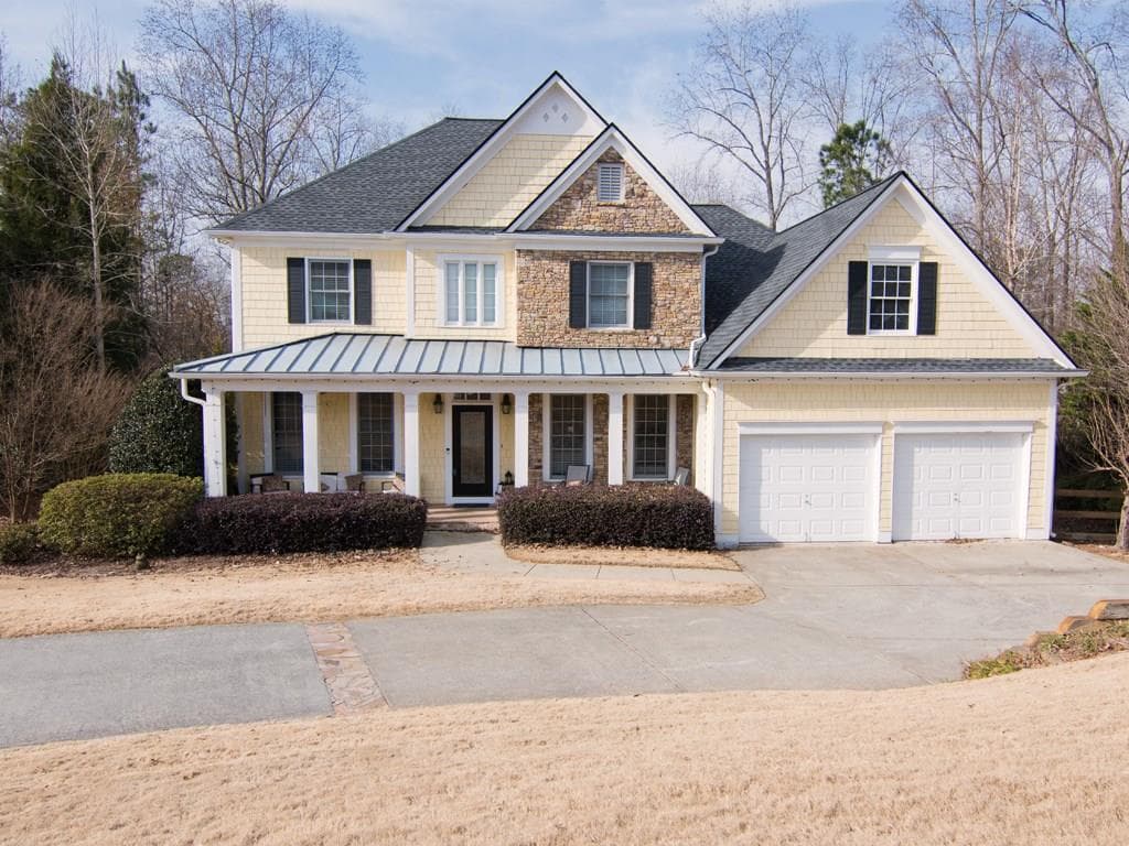 4 bedroom, 4,130 sq ft single family residence sold at 5045 Rockingham Drive, Roswell, GA 30075