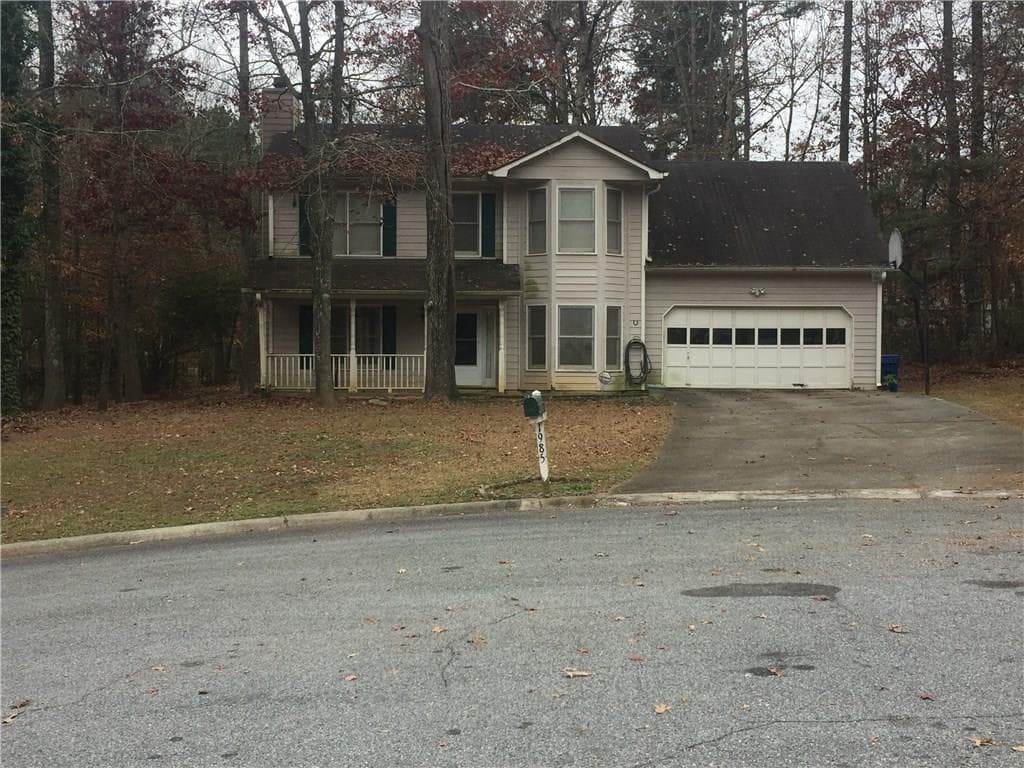 4 bedroom, 1,919 sq ft single family residence sold at 1985 CASTLE ROYALE Drive, Lawrenceville, GA 30043