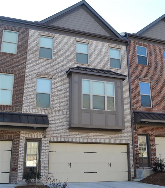 4 bedroom, 2,438 sq ft townhouse sold at 1175 Laurel Valley Court, Buford, GA 30519