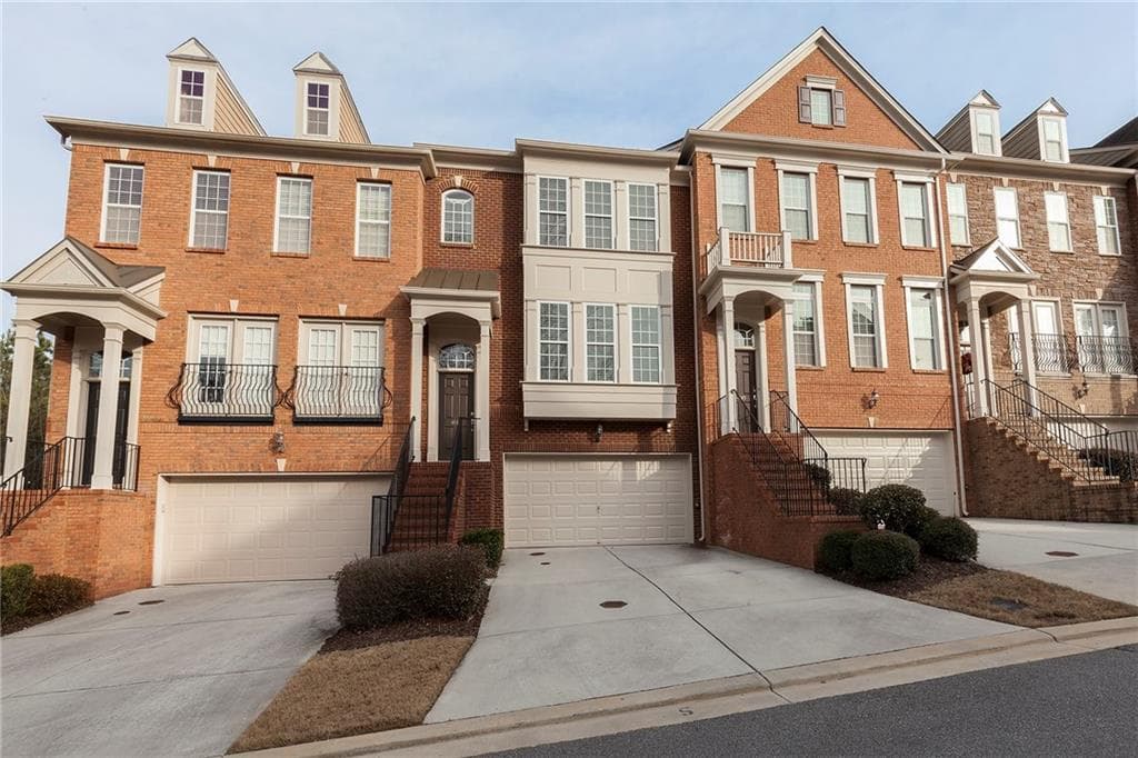 3 bedroom, 2,304 sq ft townhouse sold at 4845 Colchester Court, Atlanta, GA 30339