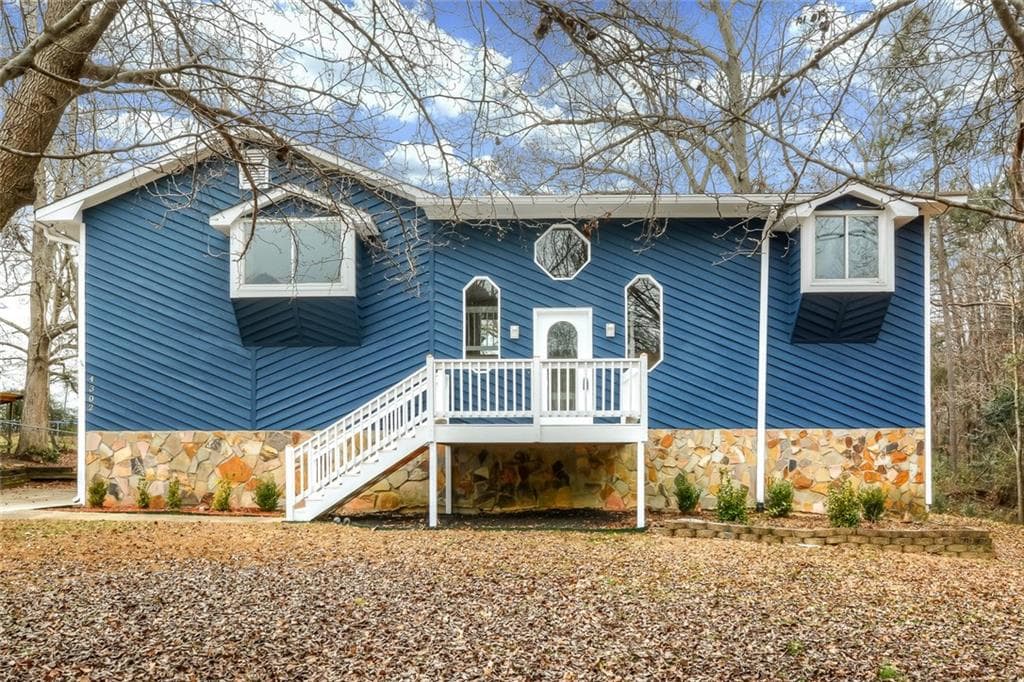 3 bedroom, 1,896 sq ft single family residence sold at 4302 Mountain Glen Trace, Snellville, GA 30039