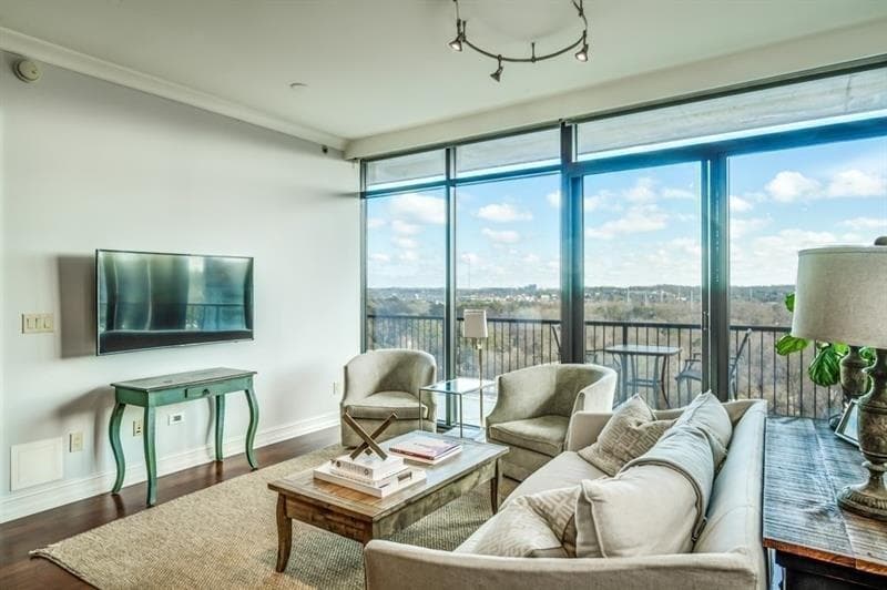 1 bedroom, 1,142 sq ft condominium sold at 2233 Peachtree Road 1207, Atlanta, GA 30309