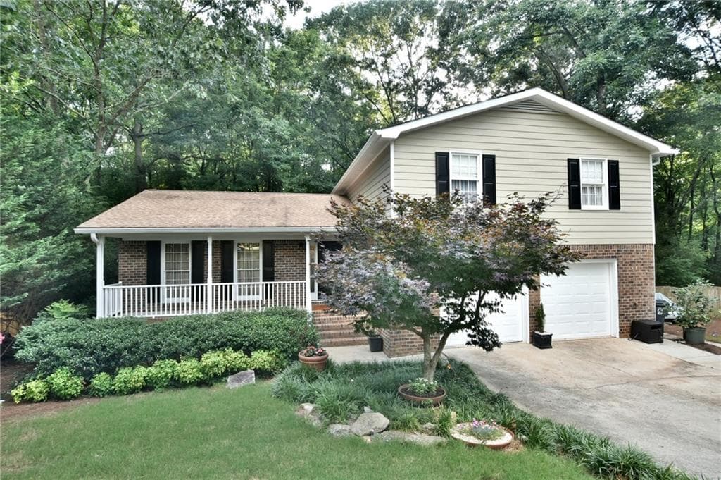 928 Saybrook Circle, Lilburn, GA 30047 — most recent listing photo