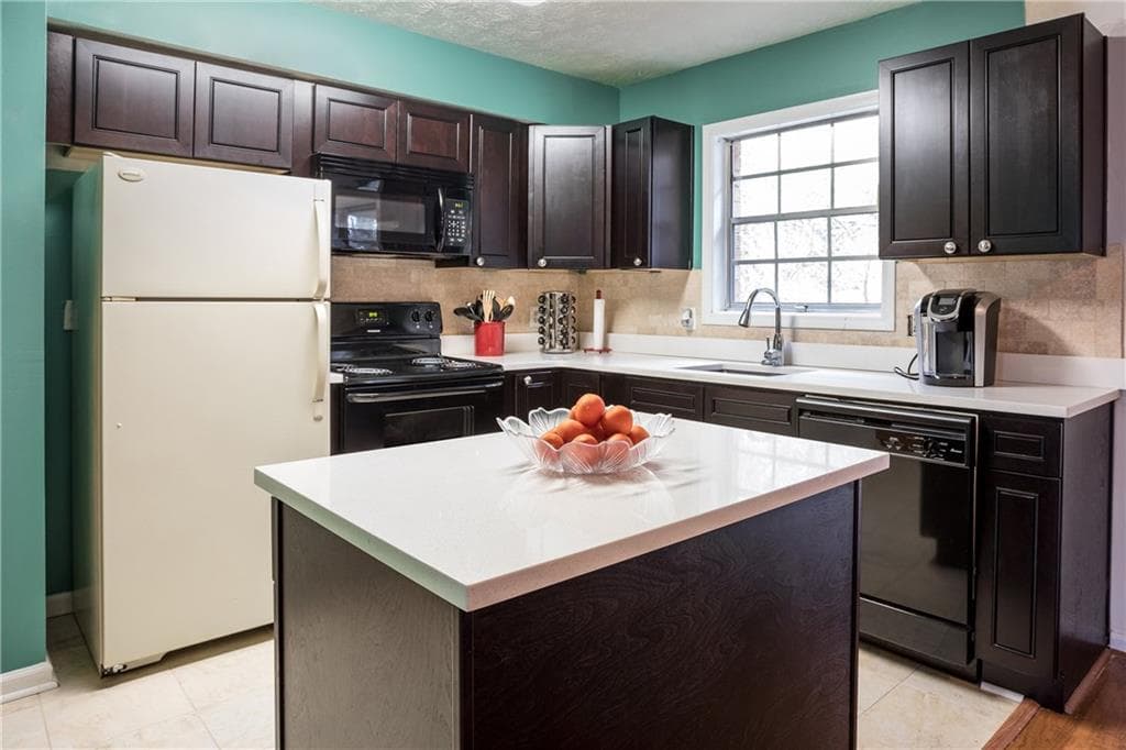 2 bedroom, 1,245 sq ft condominium sold at 3825 Lavista Road E4, Tucker, GA 30084