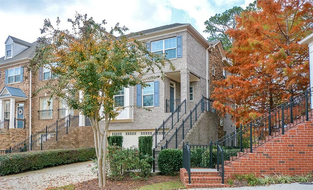 4 bedroom, 2,049 sq ft townhouse sold at 6002 Manchester Circle, Roswell, GA 30075