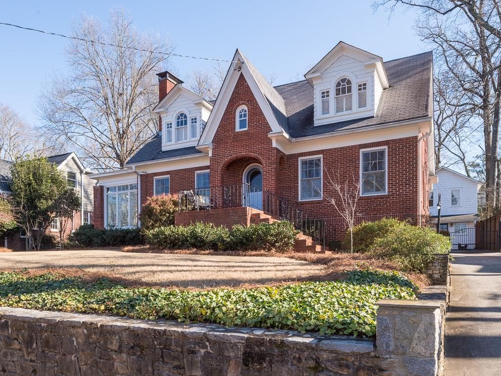 4 bedroom, 2,579 sq ft single family residence sold at 1885 Ridgewood Drive, Atlanta, GA 30307
