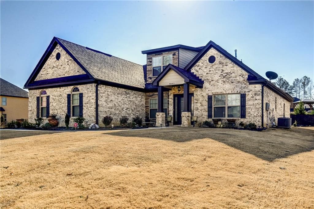4 bedroom, 2,910 sq ft single family residence sold at 5662 Casa Blanca Lane, Atlanta, GA 30331