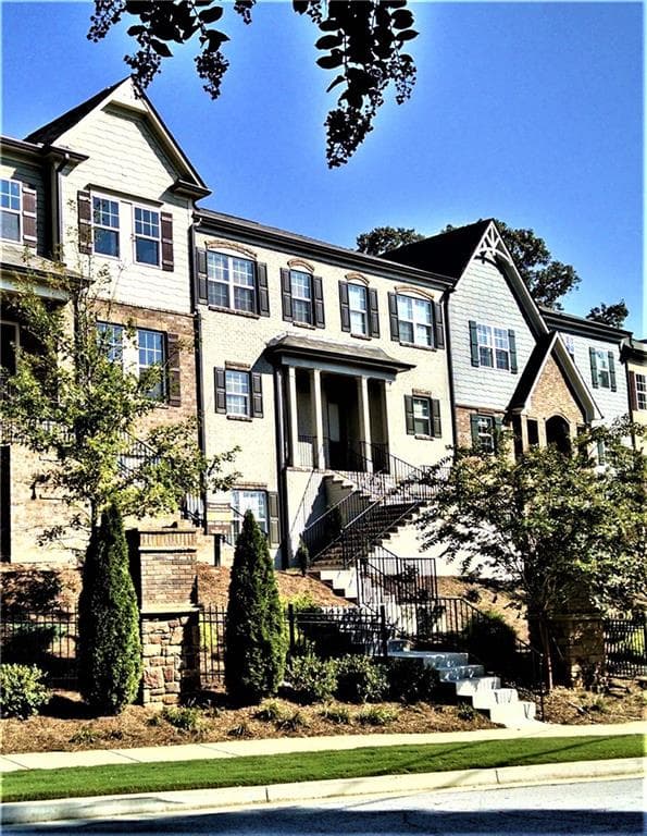 3 bedroom, 2,225 sq ft townhouse sold at 2140 Havenwood Trail, Brookhaven, GA 30319