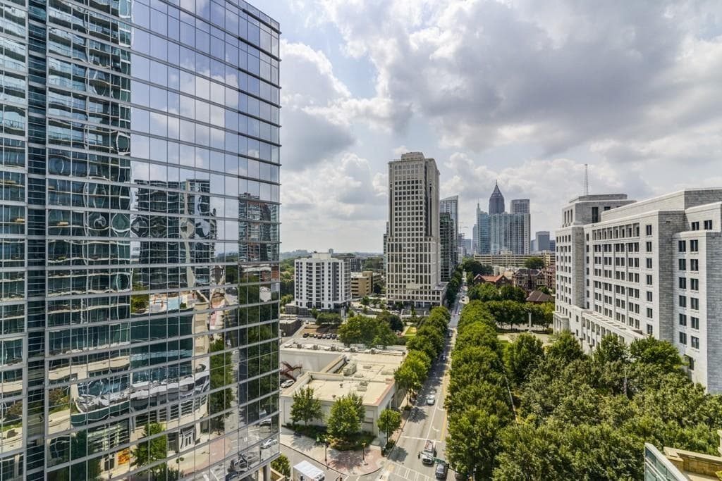 2 bedroom, 1,398 sq ft condominium sold at 1080 Peachtree Street 1209, Atlanta, GA 30309