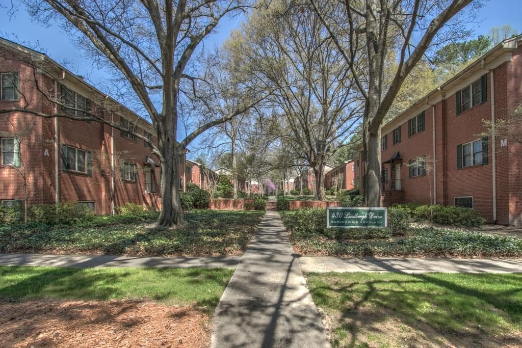 2 bedroom, 1,188 sq ft condominium sold at 430 Lindbergh Drive M1, Atlanta, GA 30305
